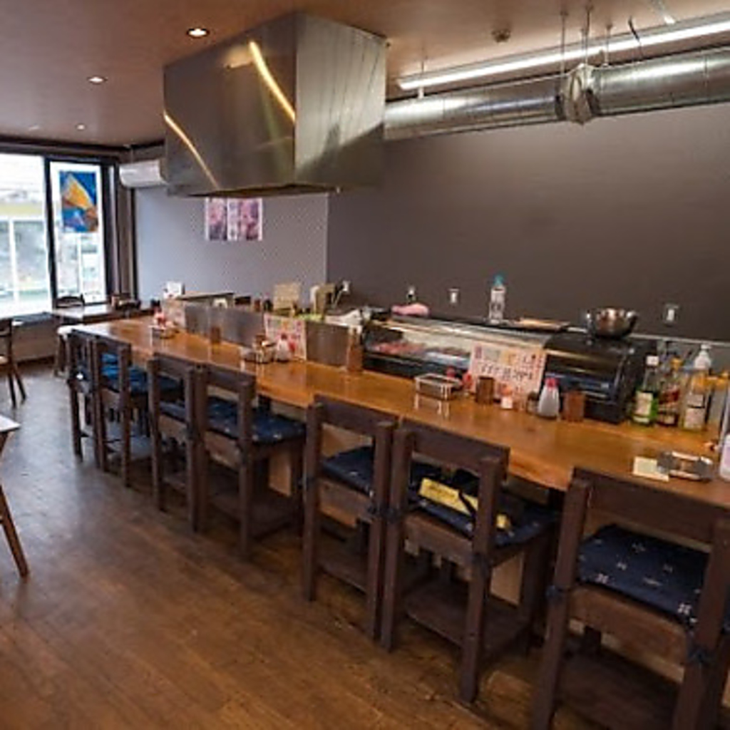 ひとり飲みや大切な方とのご利用にはカウンター席もおすすめです♪ゆっくりと食事やお酒が楽しめる！