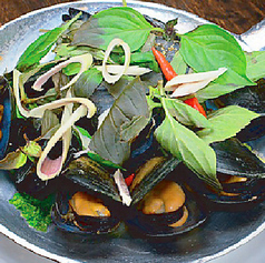 ホイメンプーオップ(ムール貝ハーブ蒸し)