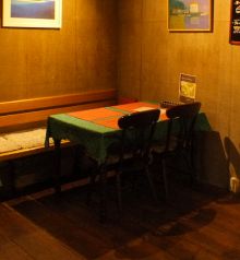 4名様まで利用可能なテーブル席！
