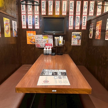 餃子のかっちゃん 西中島店の雰囲気1