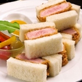 料理メニュー写真 ”ロイヤル三元豚”のカツサンド