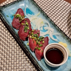 馬刺しにぎり（4貫）