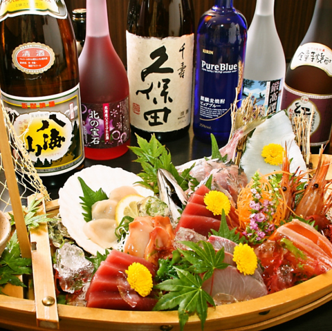 北海道の海の幸を堪能できるお店。少人数の個室から100人収容の大宴会までOK！