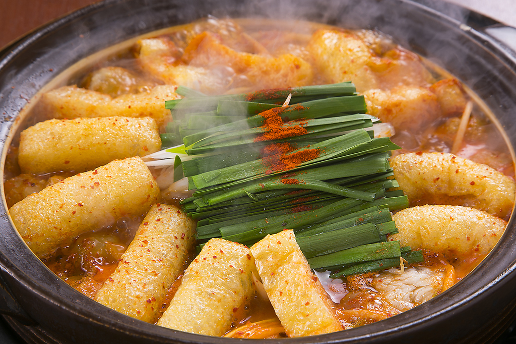 辛さが選べる名物”赤から鍋”