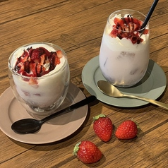 いちごミルク（ICE/HOT）