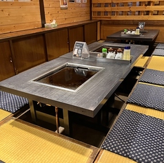 掘りごたつ席でゆっくりとお食事をお楽しみください。