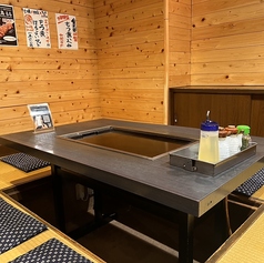 掘りごたつ席でゆっくりとお食事をお楽しみください。