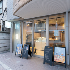 【6名様から貸切可能】お食事メニューも充実しております。女子会やサク飲み、ナチュラルワインを片手に楽しむ大人の貸切パーティーに最適です。