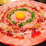 松山店限定【とろけるロインズユッケ】厚生労働省の厳しい基準をクリアした生肉を提供しています。