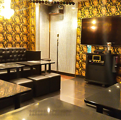 パーティールームは、大人数でのご利用可能なタイプのお部屋です。ステージ付のルームから、開放感あふれる窓際のルームまで、カラオケ以外の多用途にご利用いただけます。詳細は各店舗にお問い合せ下さい。