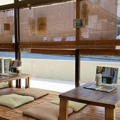 小さなお子さんともお料理を楽しんでいただけるお座敷タイプの席です。