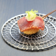 高級食材をリーズナブルに楽しむ、彩り豊かな月替わり串