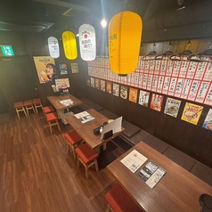 落ち着いたモダンな雰囲気の店内。ゆったりくつろげる、お座敷席もございます！1人様でも団体様でも大歓迎です！