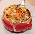 料理メニュー写真&nbsp;オニオングラタンスープ