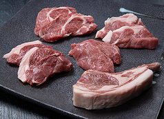 羊肉の希少部位を食べ比べできます☆