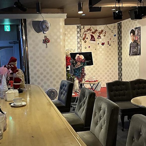 雰囲気がよくカラオケもできるお店♪