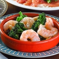 料理メニュー写真&nbsp;エビとブロッコリーのアヒージョ