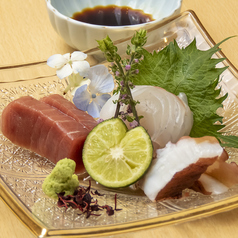 淡路や明石の天然素材で造る料理の数々をご堪能ください