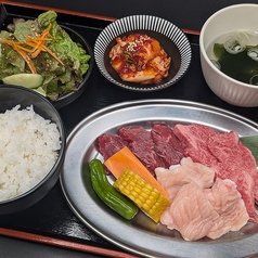 人気三種盛りランチ1738円(税込)