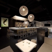 【少人数でも貸切可！】当店は10名様からでも貸切対応を承っております！着席：10名様～25名様、立食：20名様～50名様まで対応できます。プロジェクターやスクリーンもあるので、宴会や結婚二次会などの各種イベントにも最適。周りのお客様のことを気にせずに、お仲間と楽しい時をお過ごしいただけます。