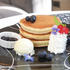 パンケーキ　季節のフルーツ