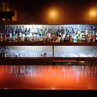 スタンダード～レアウィスキーまで常時300種類以上！