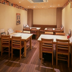 カーテンで仕切り、12名様でご利用可能です♪