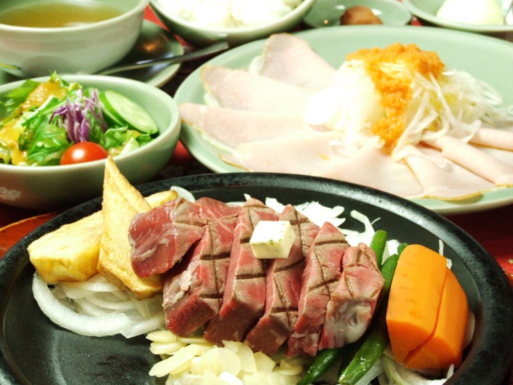 「ヘレ」はステーキの女王として比喩される、最上級の味わいの「ヘレステーキ」をコースで堪能♪