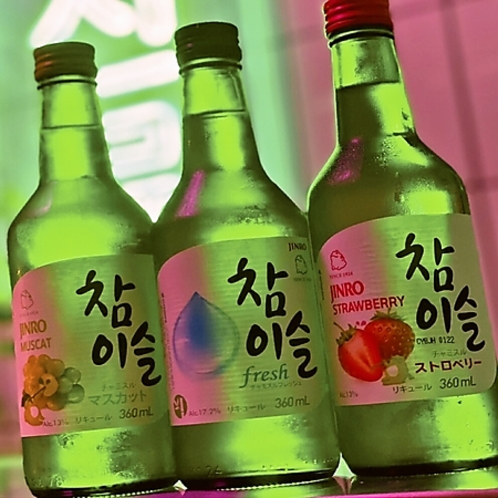 生ビールをはじめ、韓国缶ジュースは勿論、ヤカンマッコリやチャミスルなども有ります！飲み放題も◎