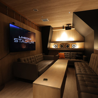 隠れ家的な店舗でカラオケを♪