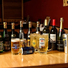 幅広い種類のお酒をご用意しております◎