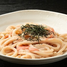 明太クリームうどん(+150円(税込)でチーズトッピング可能)