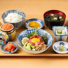 朝の本マグロのアボカド納豆定食