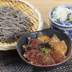 小さな丼と蕎麦のセット各種あり♪