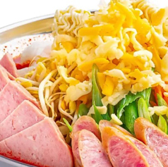 【隠れた逸品】麺まで入ったプデチゲ鍋