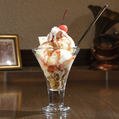 ストロベリー パフェ