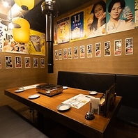 少人数で楽しめる個室をご用意してます。