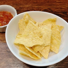トルティーヤチップス&サルサソース添え