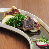 一品料理や揚げ物、肉刺しなどの定番料理も多数ご提供