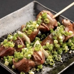 本格焼き鳥は絶品の一言！いろいろな種類の焼き鳥をお楽しみください。