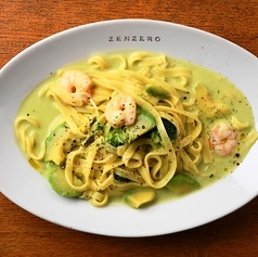 海老とブロッコリーのアボカドクリームソース　生フェットチーネ