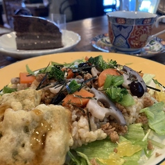 毎週かわるお得なホリデーメニュー