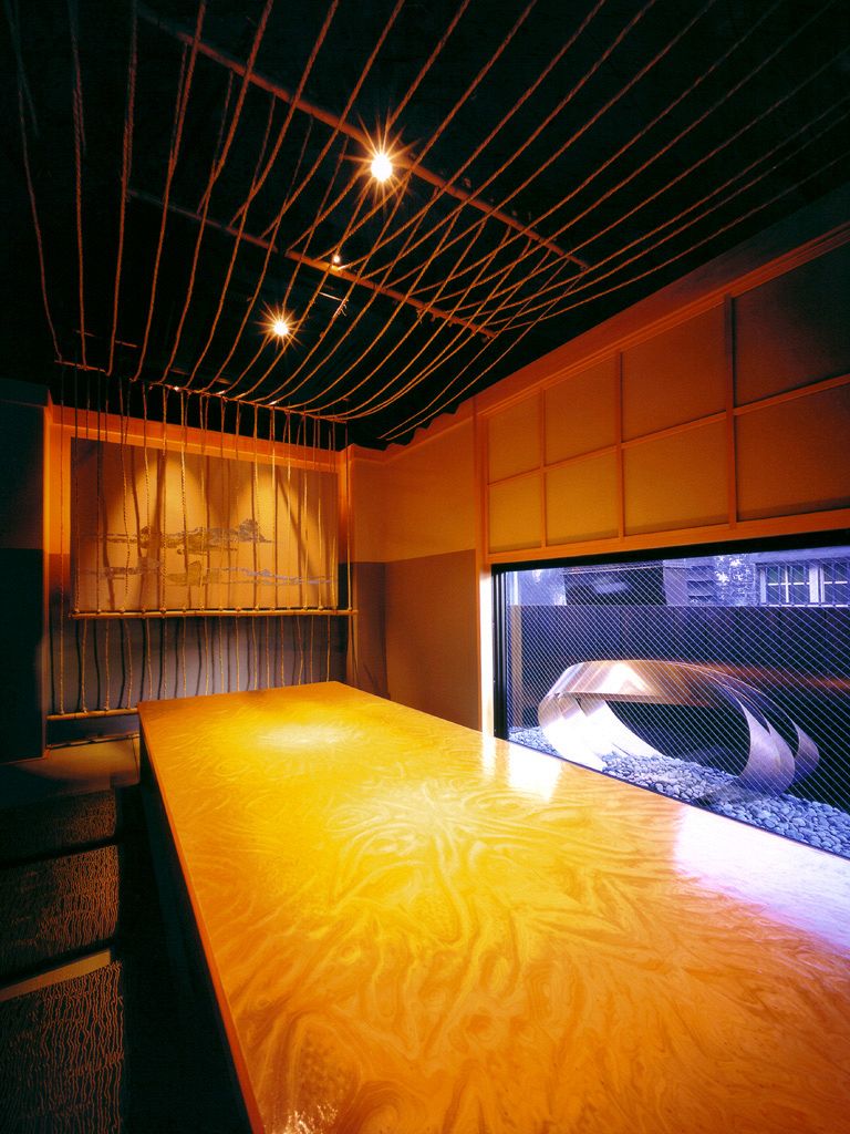 中庭付きの個室もあります。20名様前後迄宴会はOK！思い出に残る送別会に…