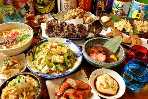 日本酒と沖縄料理、映える料理やドリンクも♪忘年会・新年会、大歓迎