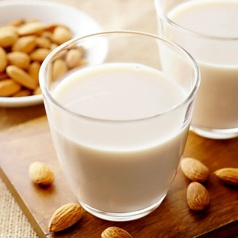 低カロリーで美容効果抜群！アーモンドミルクの魅力！