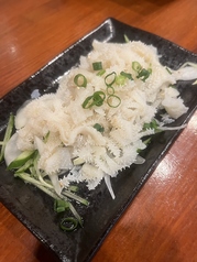 多彩な一品料理が豊富【白センマイ刺し】の写真