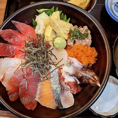 魚漁家海鮮丼