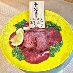 絶品焼肉に舌鼓♪ サイドメニューも豊富です