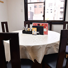 会社のご宴会や歓送迎会など、大人数での集まりにぴったりのテーブル席をご用意！皆様で本格中華を囲み、賑やかなひとときをお過ごしいただけます。幹事様も安心です♪