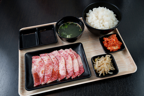 赤と霜 三軒茶屋本店 焼肉 ホルモン のランチ ホットペッパーグルメ